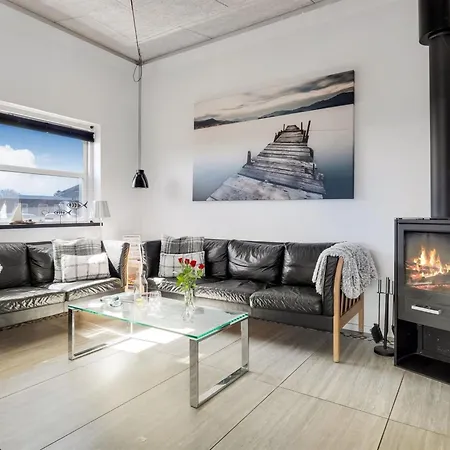 Vaska - 75m From The Sea By Interhome *